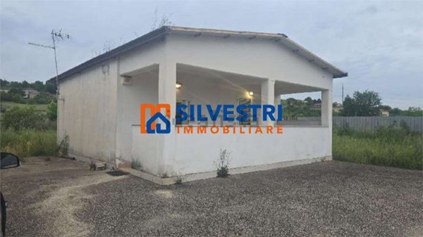 casa indipendente in vendita a Benevento in zona Epitaffio