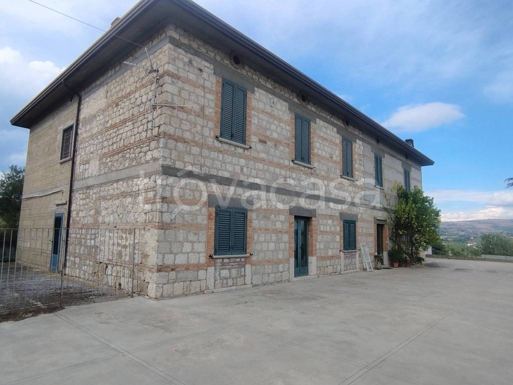 casa indipendente in vendita a Benevento in zona San Vitale