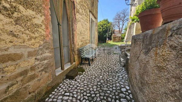 casa semindipendente in vendita a Bonea