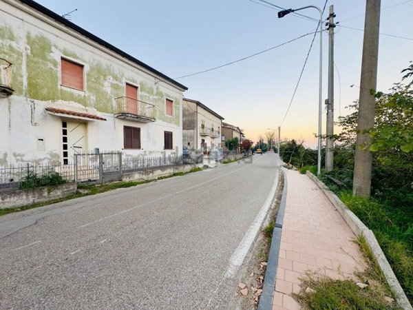 esavano in vendita a Bucciano