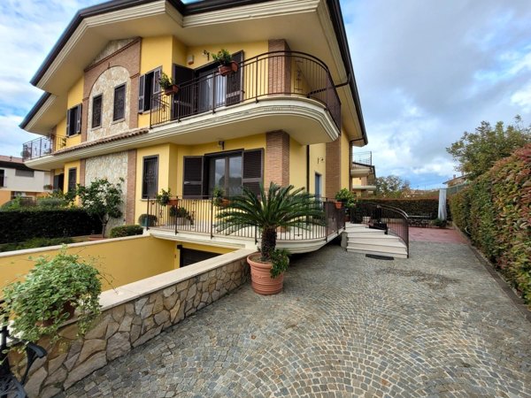 casa indipendente in vendita a Bucciano