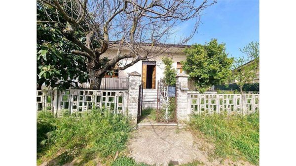 casa indipendente in vendita a Calvi