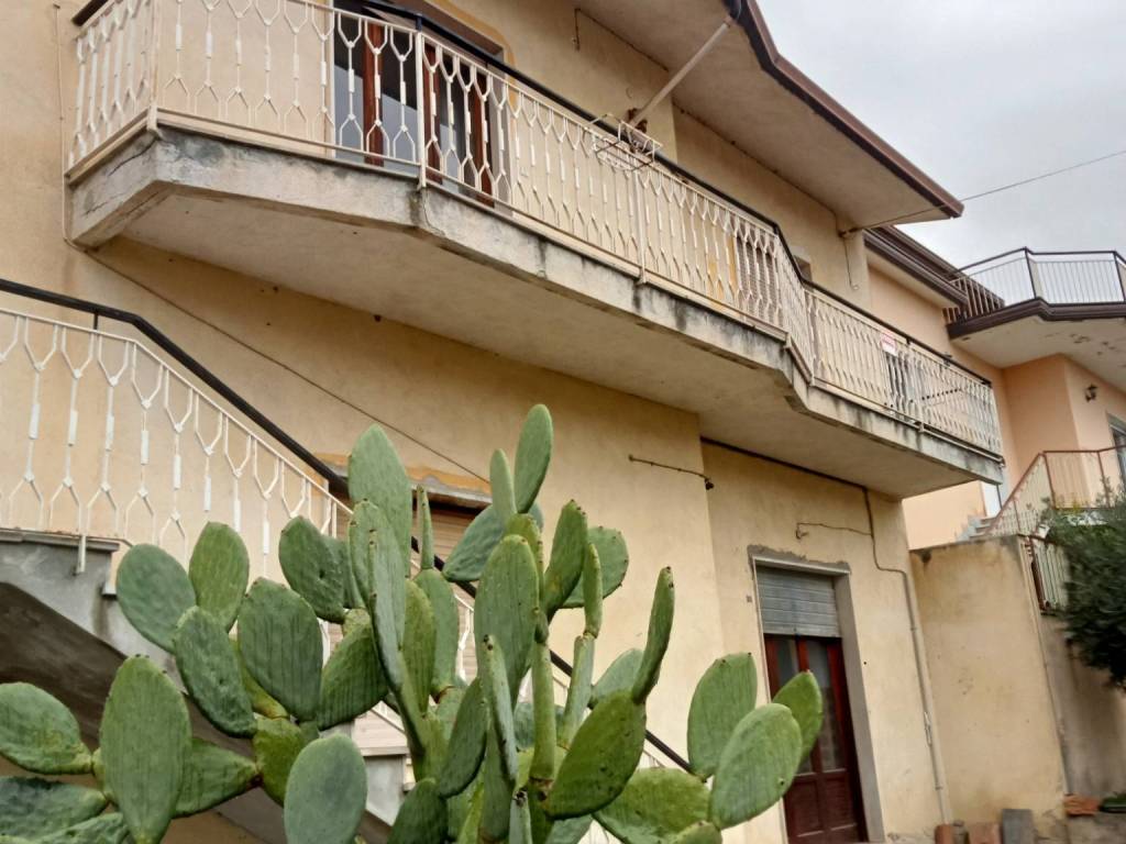 casa indipendente in vendita a Calvi