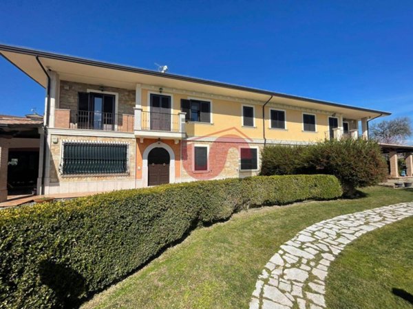 casa indipendente in vendita a Calvi