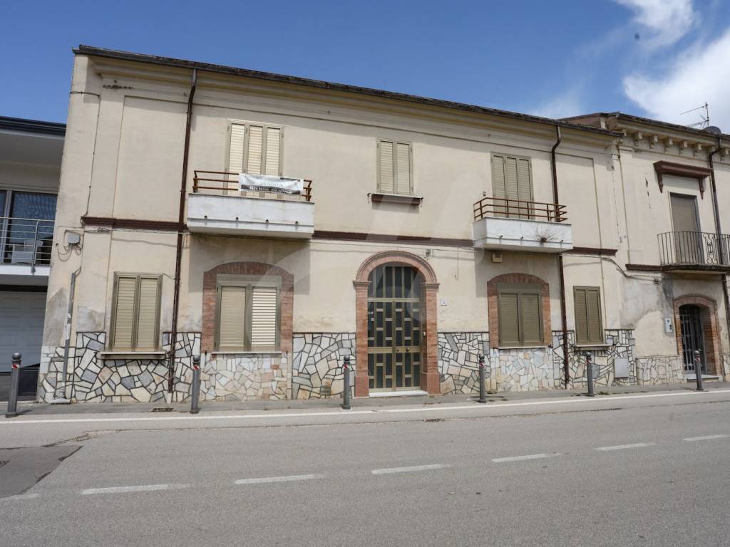 casa indipendente in vendita a Calvi