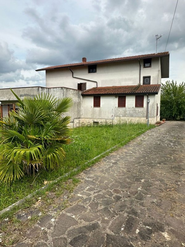 casa indipendente in vendita a Calvi