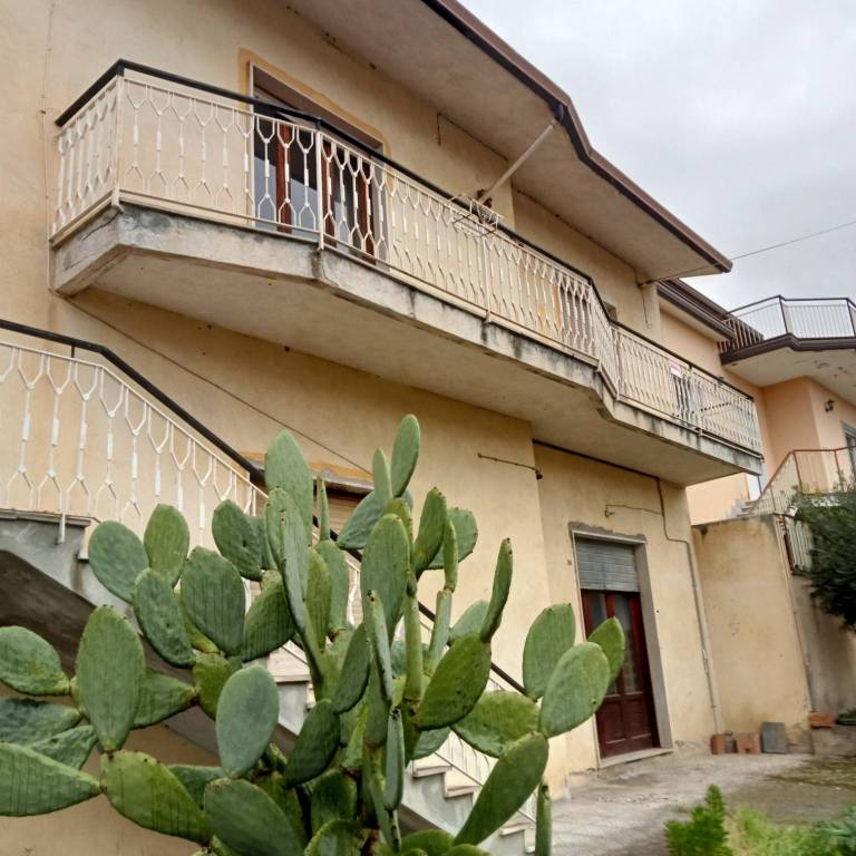 casa indipendente in vendita a Calvi