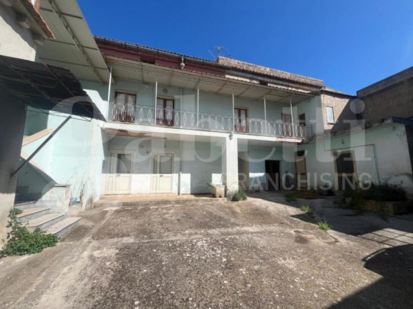 casa indipendente in vendita a Calvi