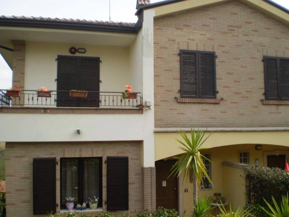 casa indipendente in vendita a Calvi