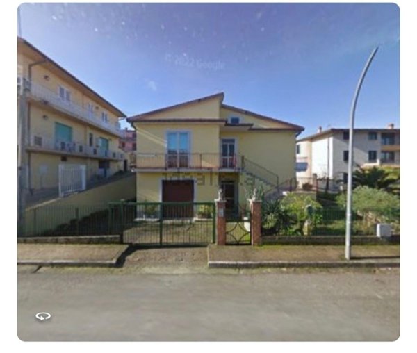 casa indipendente in vendita a Calvi