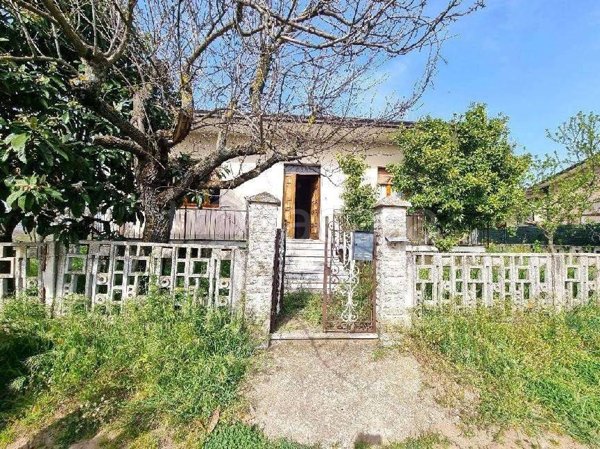 casa indipendente in vendita a Calvi