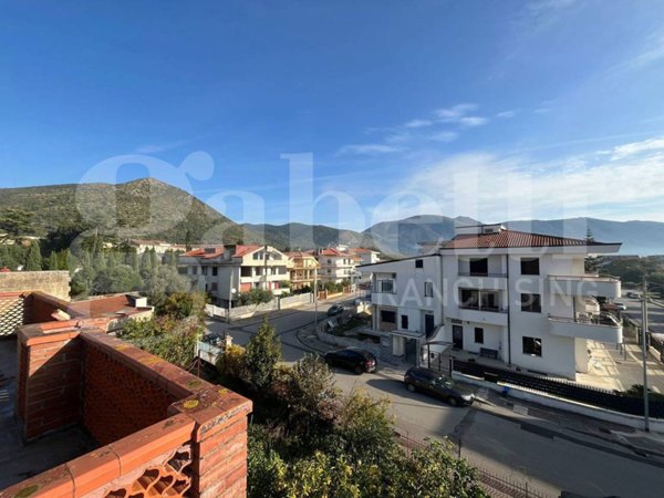 casa indipendente in vendita a Calvi