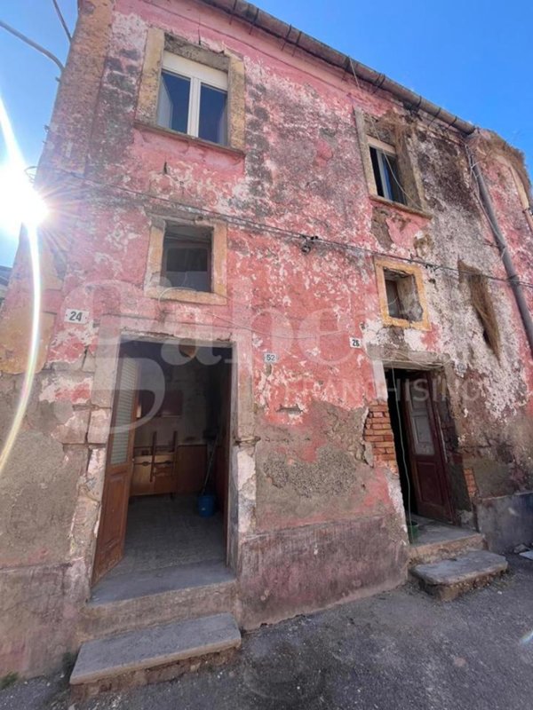 casa indipendente in vendita a Calvi