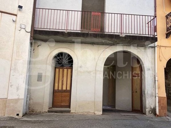 casa indipendente in vendita a Calvi