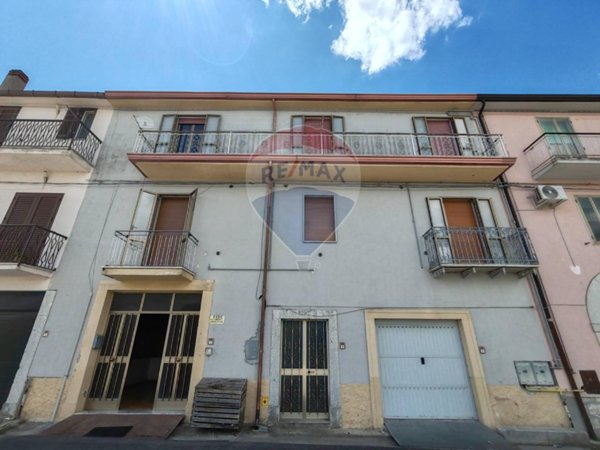 casa indipendente in vendita a Campolattaro