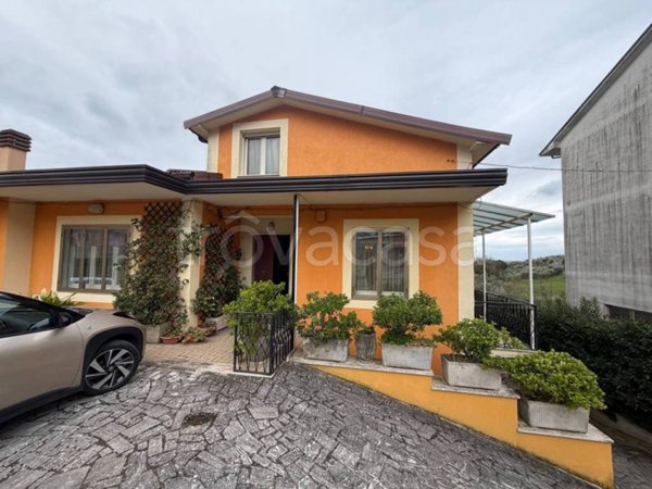 appartamento in vendita a Campolattaro