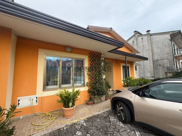 appartamento in vendita a Campolattaro in zona Iadanza