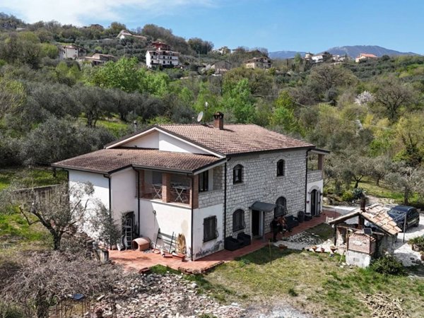 casa indipendente a Campoli del Monte Taburno in zona San Nicola Vecchio