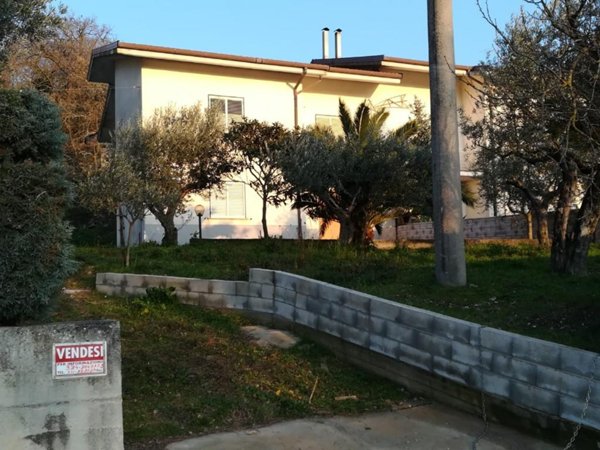 casa indipendente in vendita a Casalduni