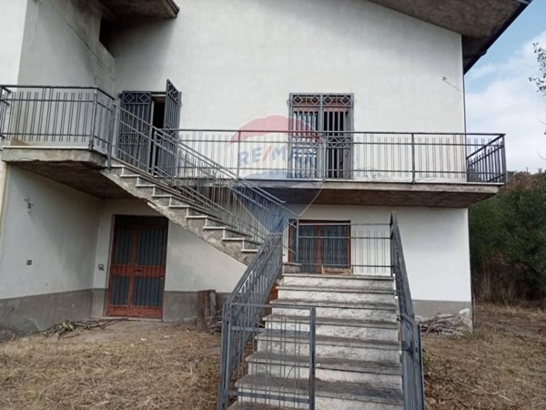 casa indipendente in vendita a Casalduni in zona Capitorto