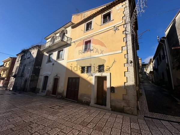 casa semindipendente in vendita a Casalduni