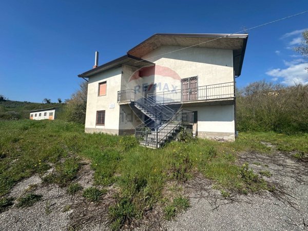 casa indipendente in vendita a Casalduni