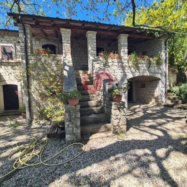 casa indipendente in vendita a Casalduni