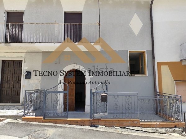 casa semindipendente in vendita a Casalduni