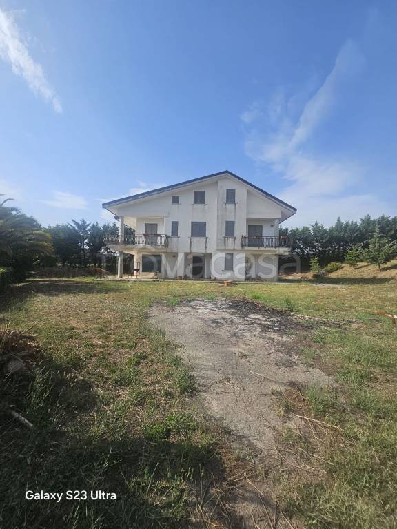 casa indipendente in vendita a Casalduni in zona Collemastarzo