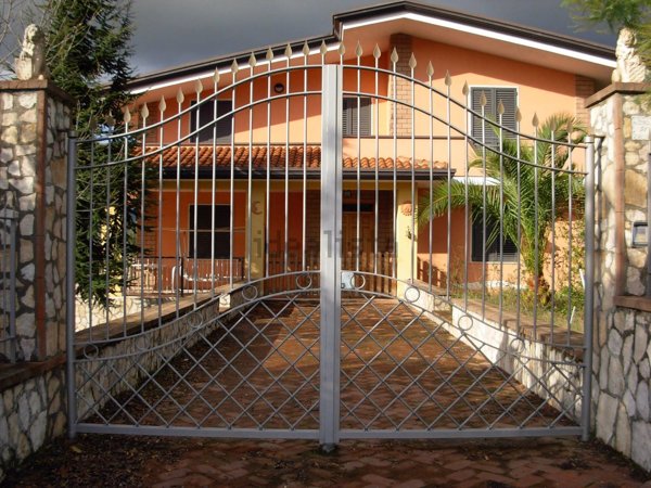 casa indipendente in vendita a Castelvenere