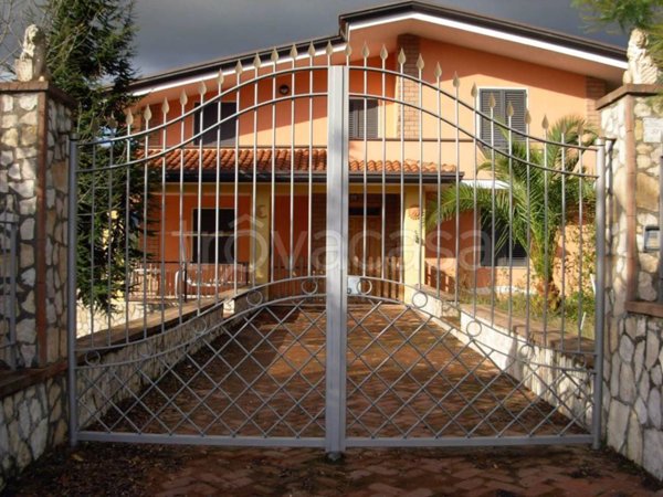 casa indipendente in vendita a Castelvenere