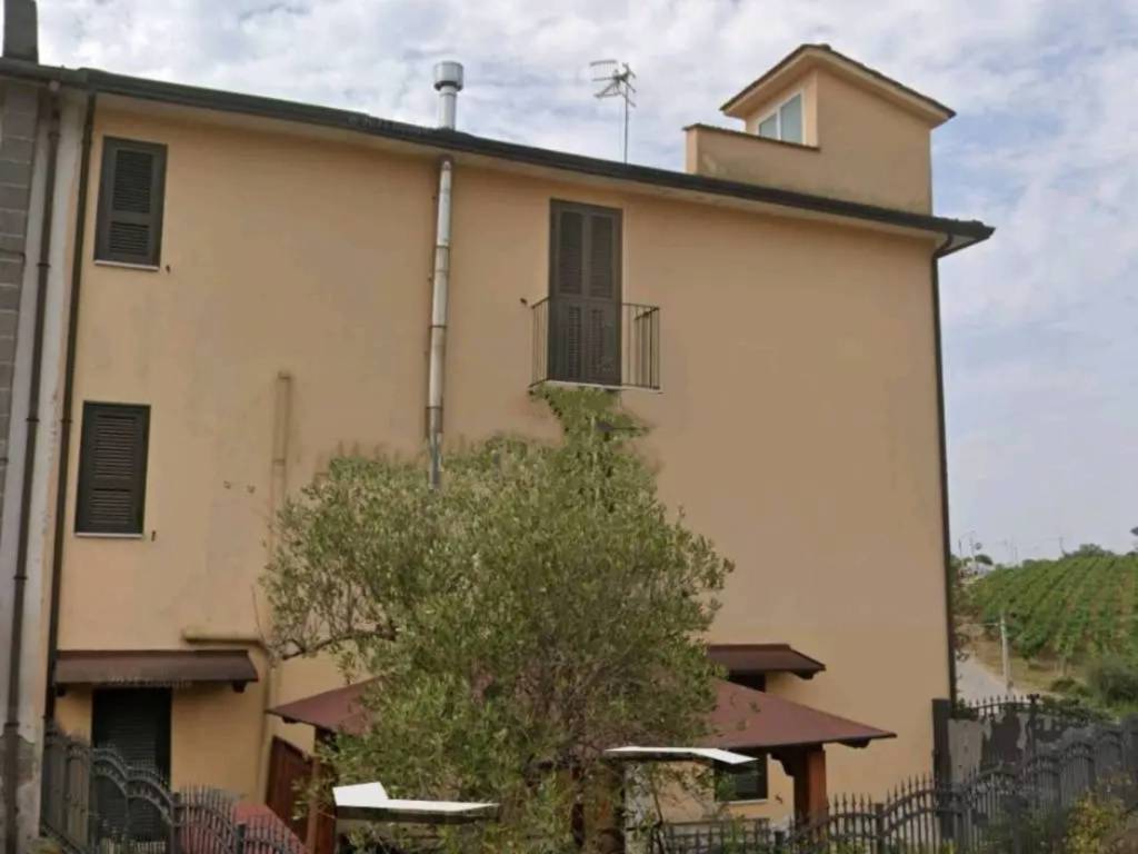 casa indipendente in vendita a Castelvenere