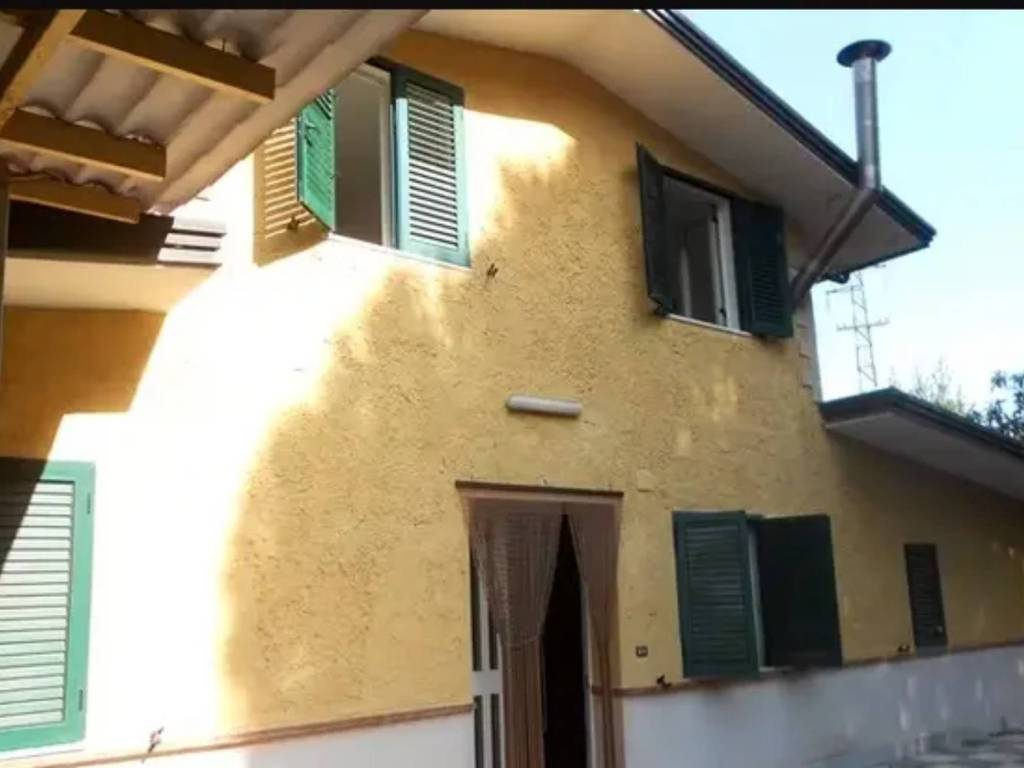 casa indipendente in vendita a Castelvenere