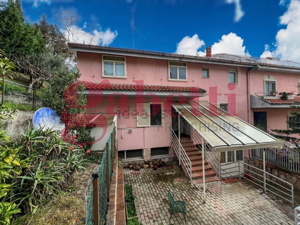 casa indipendente in vendita a Castelvenere