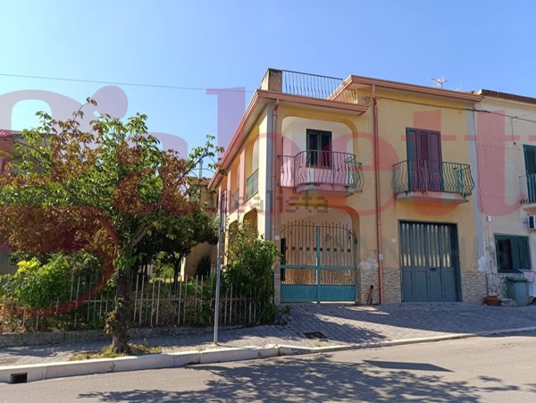 casa indipendente in vendita a Castelvenere