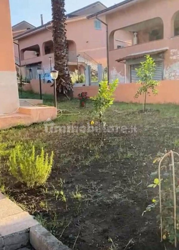 casa indipendente in vendita a Castelvenere