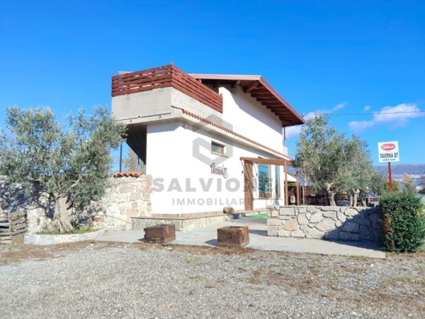 locale commerciale in vendita a Castelvenere