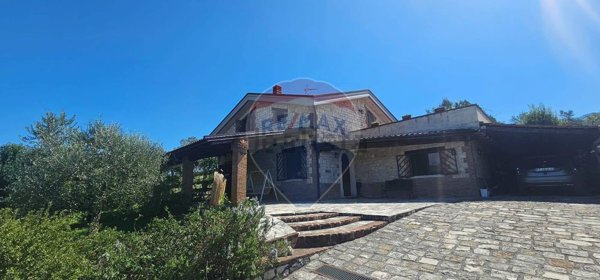 casa indipendente in vendita a Castelvenere