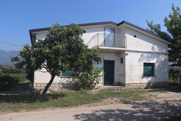 casa indipendente in vendita a Castelvenere