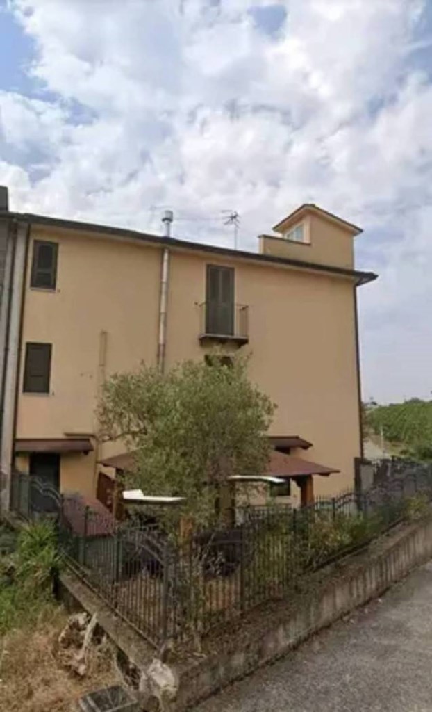 casa indipendente in vendita a Castelvenere