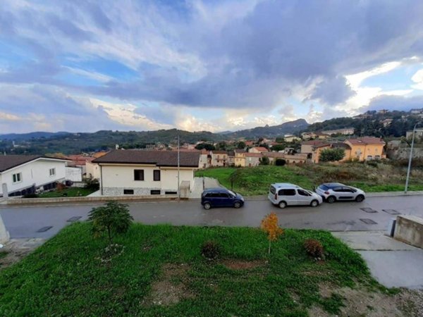 casa indipendente in vendita a Cautano in zona Cacciano