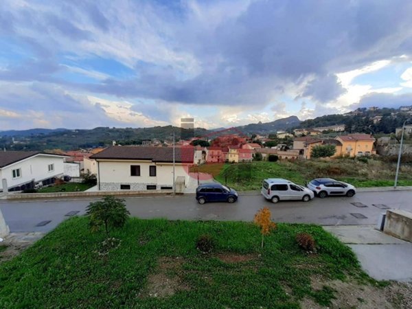 casa indipendente in vendita a Cautano in zona Cacciano