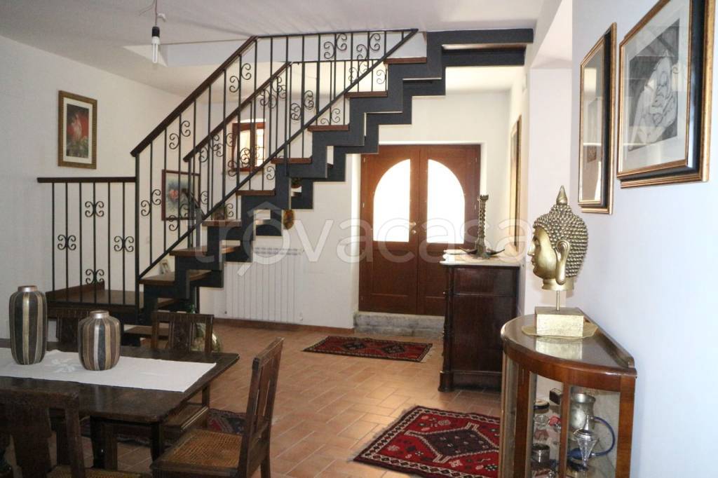 casa indipendente in vendita a Cautano in zona Cacciano