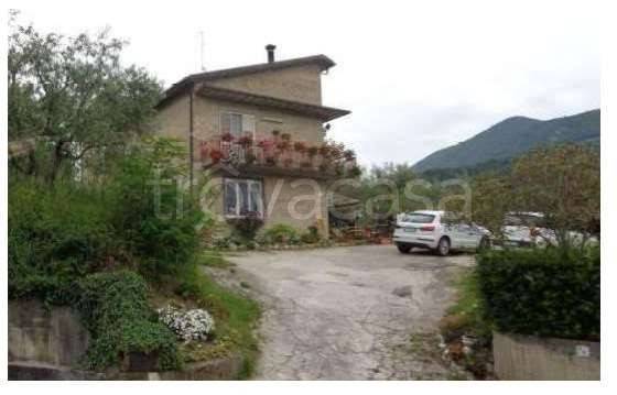 casa indipendente in vendita a Cautano in zona Sala