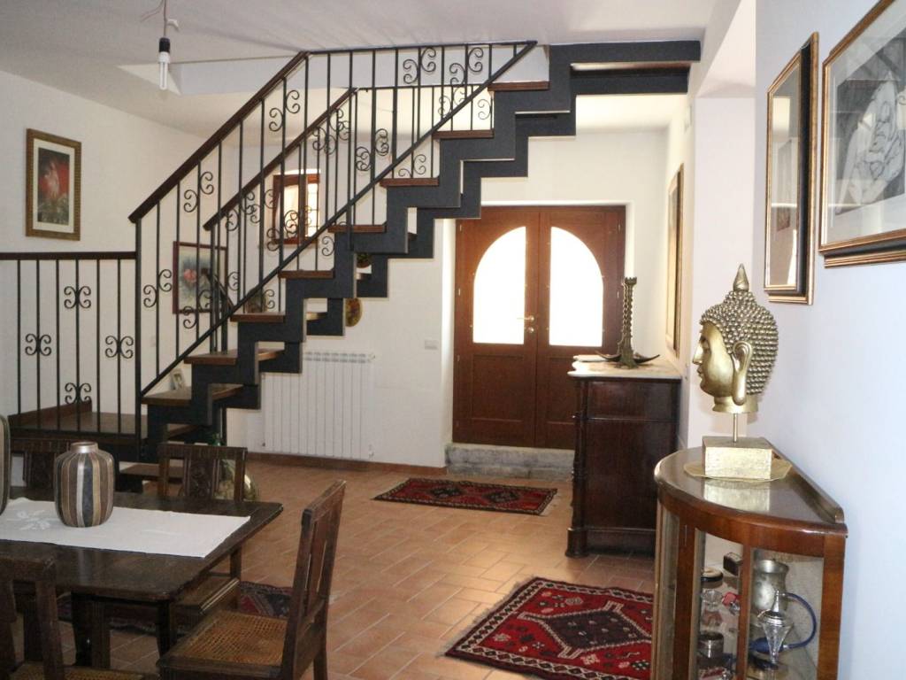 casa indipendente in vendita a Cautano in zona Cacciano