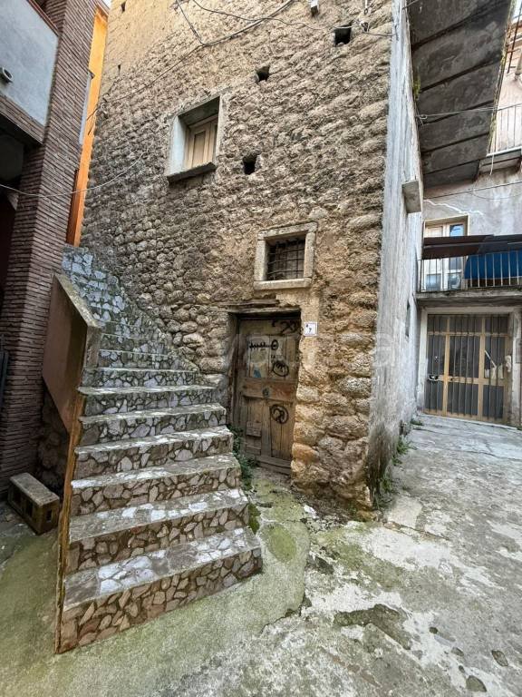 casa indipendente in vendita a Cautano in zona Cacciano