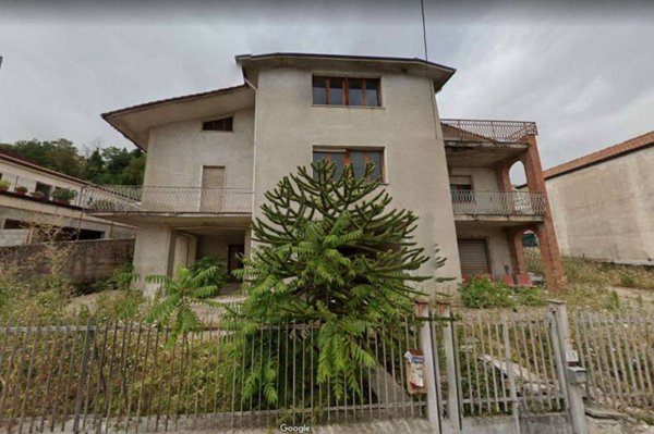 casa indipendente in vendita a Ceppaloni