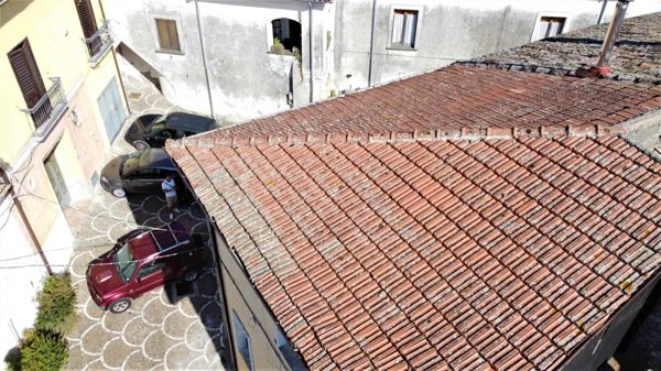 casa indipendente in vendita a Ceppaloni