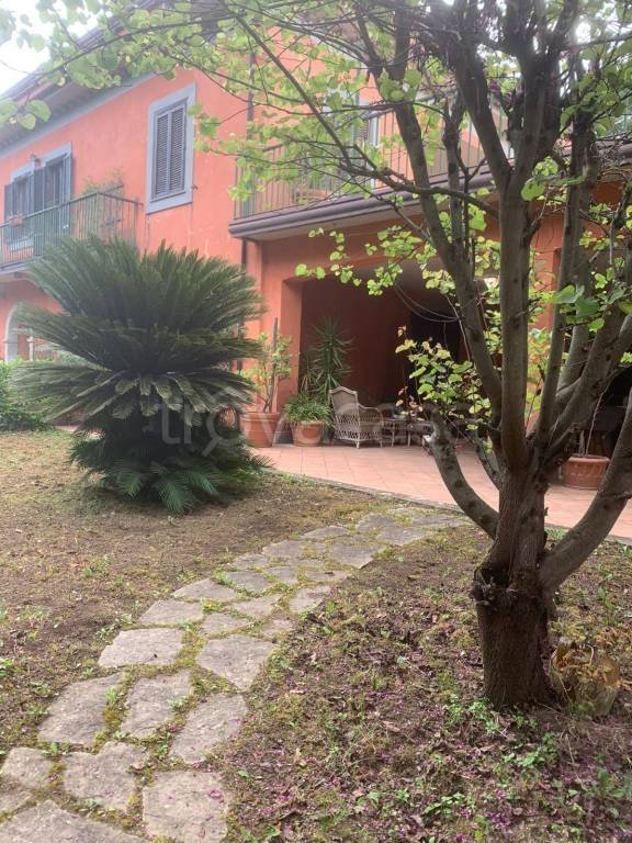 casa indipendente in vendita a Ceppaloni