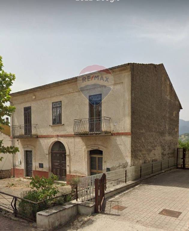 casa indipendente in vendita a Ceppaloni in zona San Giovanni di Ceppaloni